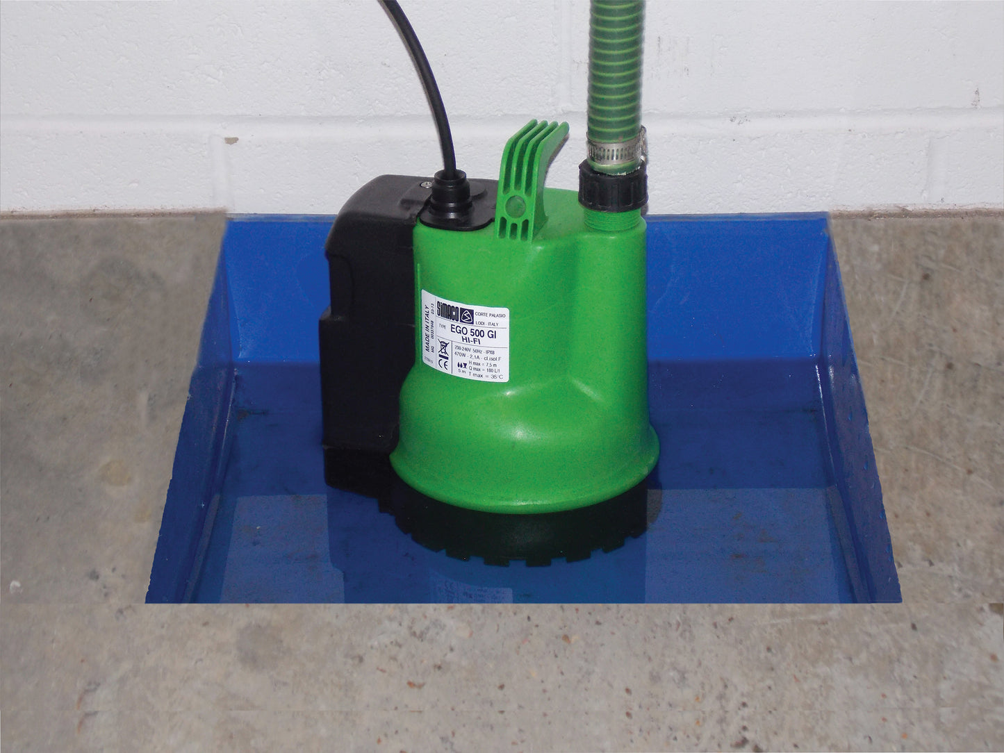 Ego 500 - Dual Control Puddle Sucker Pump - location shot in action extracting water
